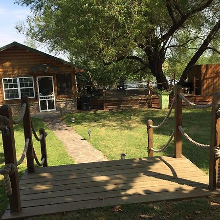 Whip Or Wheel Cabins Holdenville Exterior foto